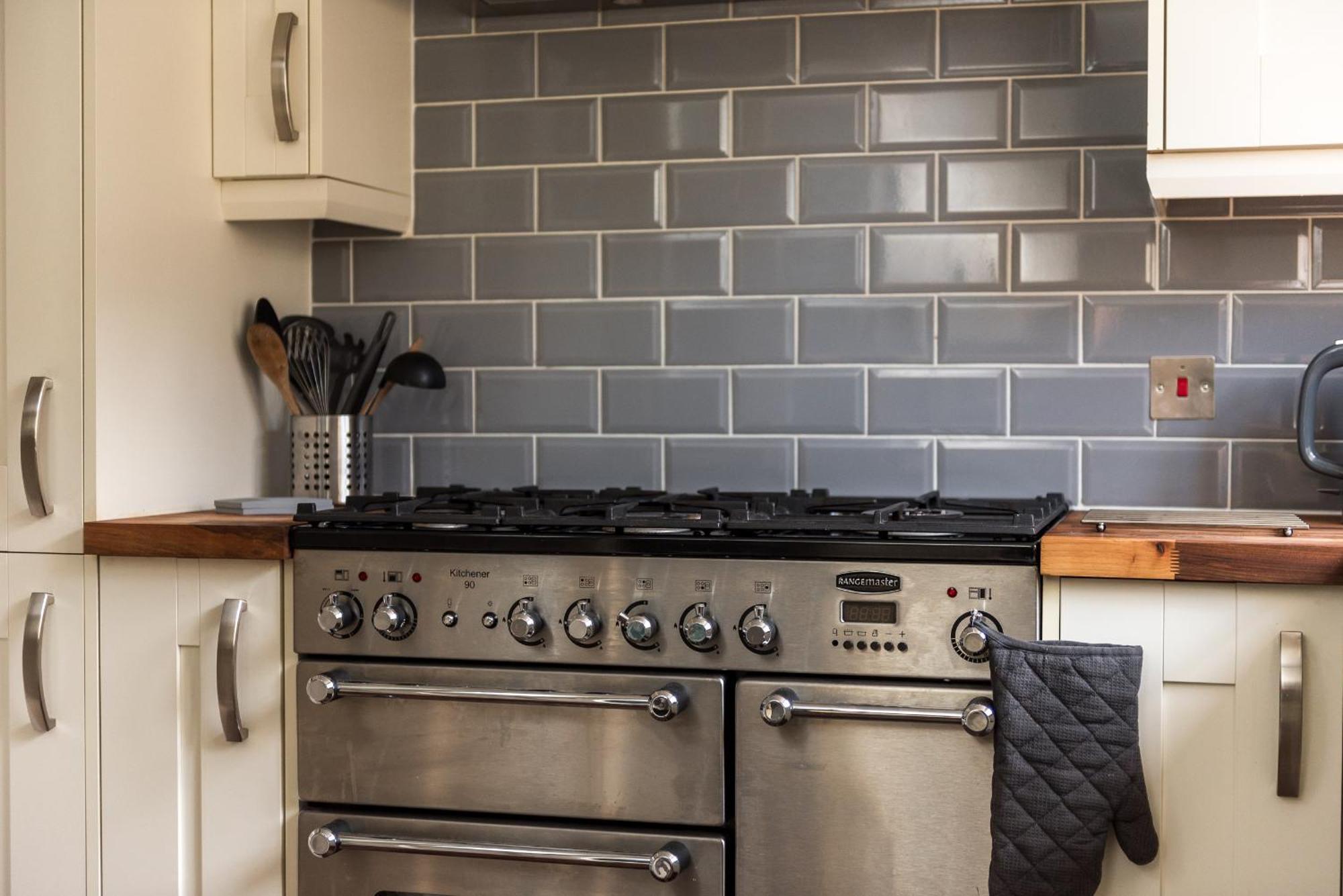 Cosy Roseburn Apartment, - 2 Bedrooms, Free Parking Appartement *